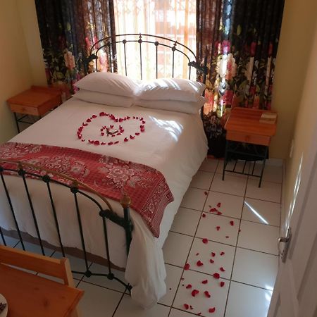 Ebenezer Guesthouse Bluewater Bay Port Elizabeth Exterior foto