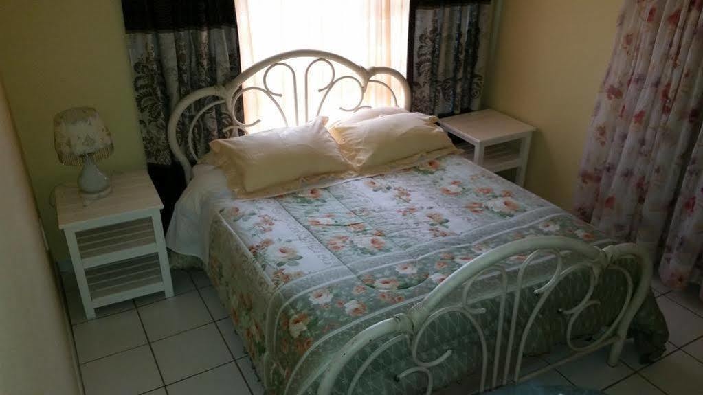 Ebenezer Guesthouse Bluewater Bay Port Elizabeth Exterior foto