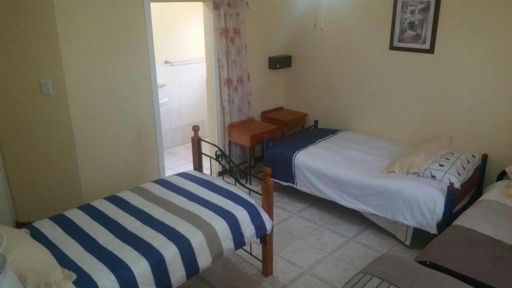 Ebenezer Guesthouse Bluewater Bay Port Elizabeth Exterior foto